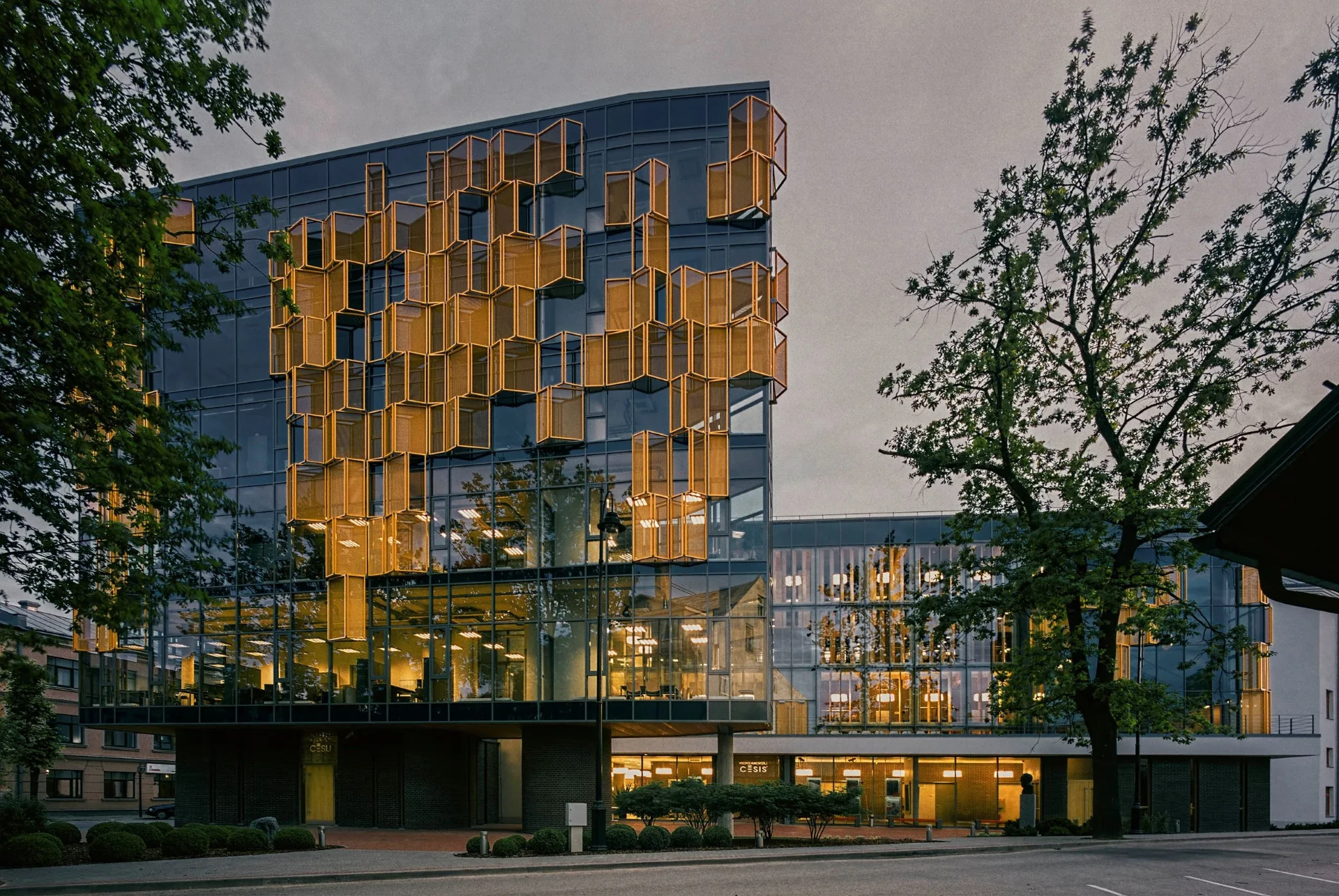 Koncertzāle Cēsis — BLAKUS MUMS